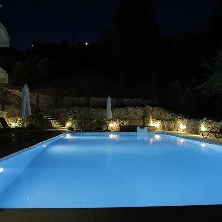 Princes ' Islands Luxury Residences * نيدري